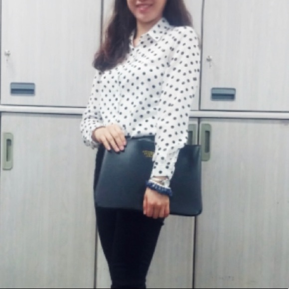 $15 for 3 ⭐️Dot pattern blouse - Picture 12 of 12